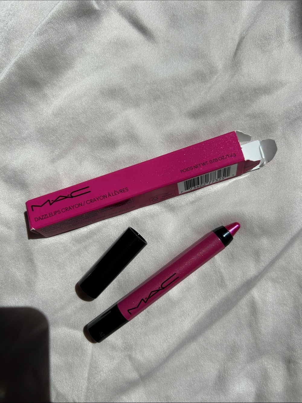 Mac Dazzlelips crayon. Candy Yum Yummy - Picture 2 of 7
